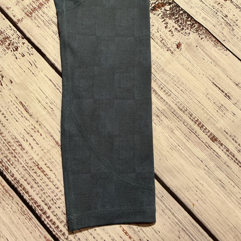 ZYIA Active Leggings. Size L/XL. - Picture 4 of 9